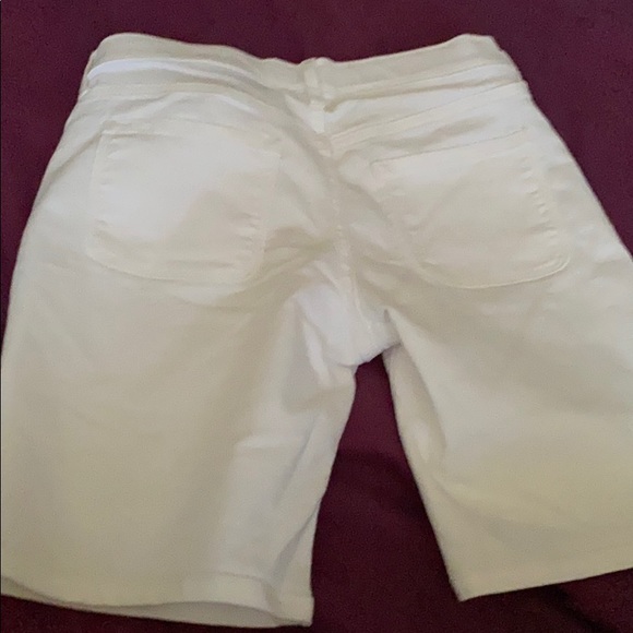 Girl shorts - Picture 3 of 3